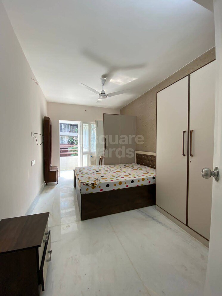 Bedroom, khar west 3 Bedroom 1000 Sq.Ft. Apartment In Khar West Mumbai 8080294