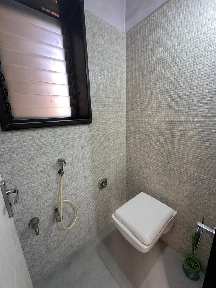 Bathroom, hill-crest-manpada 1 Bedroom 450 Sq.Ft. Apartment In Manpada Thane 8080376