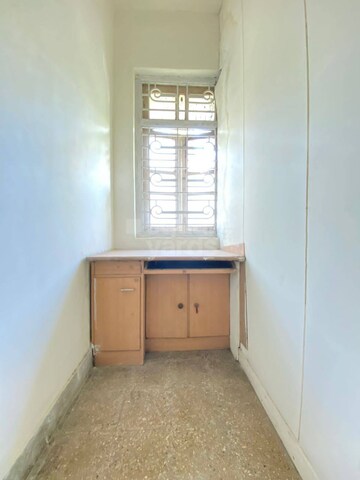 Room in 2 BHK Apartment at Shivanjali Apartment Khar, Khar West – for Rent