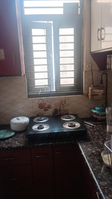Kitchen in 1.5 BHK Builder Floor at Rohini Sector 7 – for Rent