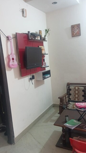 Furnished Amenities in 1.5 BHK Builder Floor at Rohini Sector 7 – for Rent