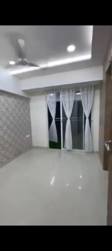 Room in 2 BHK Apartment at Omkar Veda Exclusive, Parel – for Rent