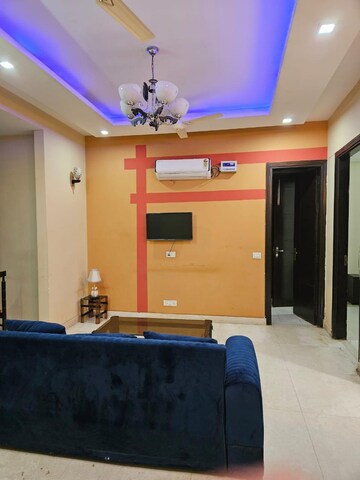 Bedroom in 4 BHK Builder Floor at Ansal Sushant Lok I, Sector 43 – for Rent
