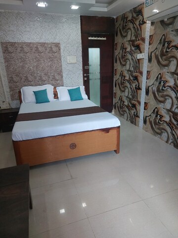 Bedroom in 3 BHK Apartment at Mohid Heights, Andheri West – for Rent
