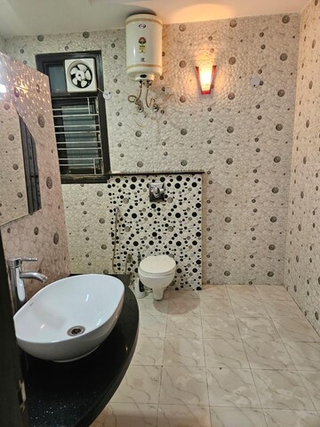 Bathroom in 4 BHK Builder Floor at Ansal Sushant Lok I, Sector 43 – for Rent