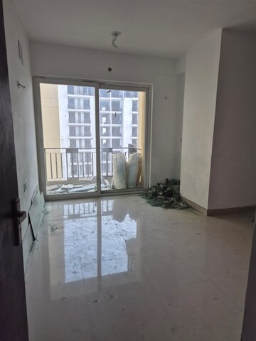 Room in 3 BHK Apartment at Sikka Karnam Greens, Sector 143b – for Rent