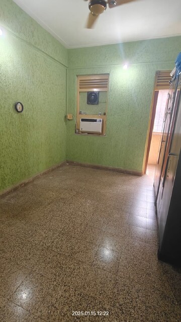 1 BHK Apartment For Rent in Santacruz West