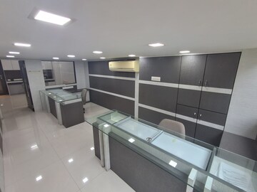  Office Space For Rent in Mulund West