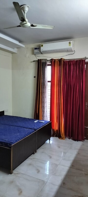 Bedroom in 1 BHK Builder Floor at Sector 45 – for Rent