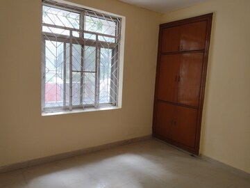 Room in 3 BHK Apartment at Kapil Vihar Apartments, Sector 21c – for Rent