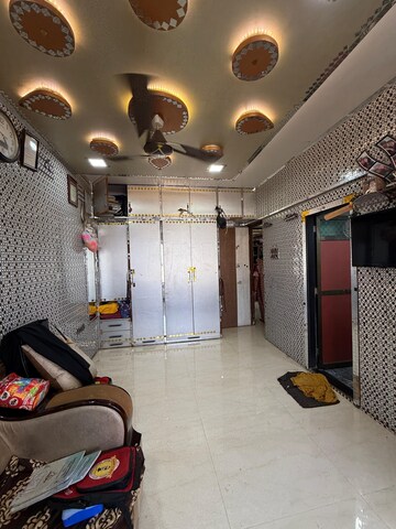Master Bedroom in 2 BHK Apartment at Harsh Kaushal Tower, Dahisar East – for Sale