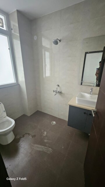 Bathroom in 1 BHK Builder Floor at Sector 30 – for Rent