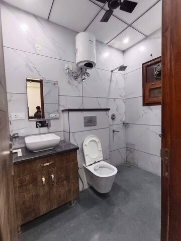 Bathroom in 2 BHK Builder Floor at Sector 9 – for Rent