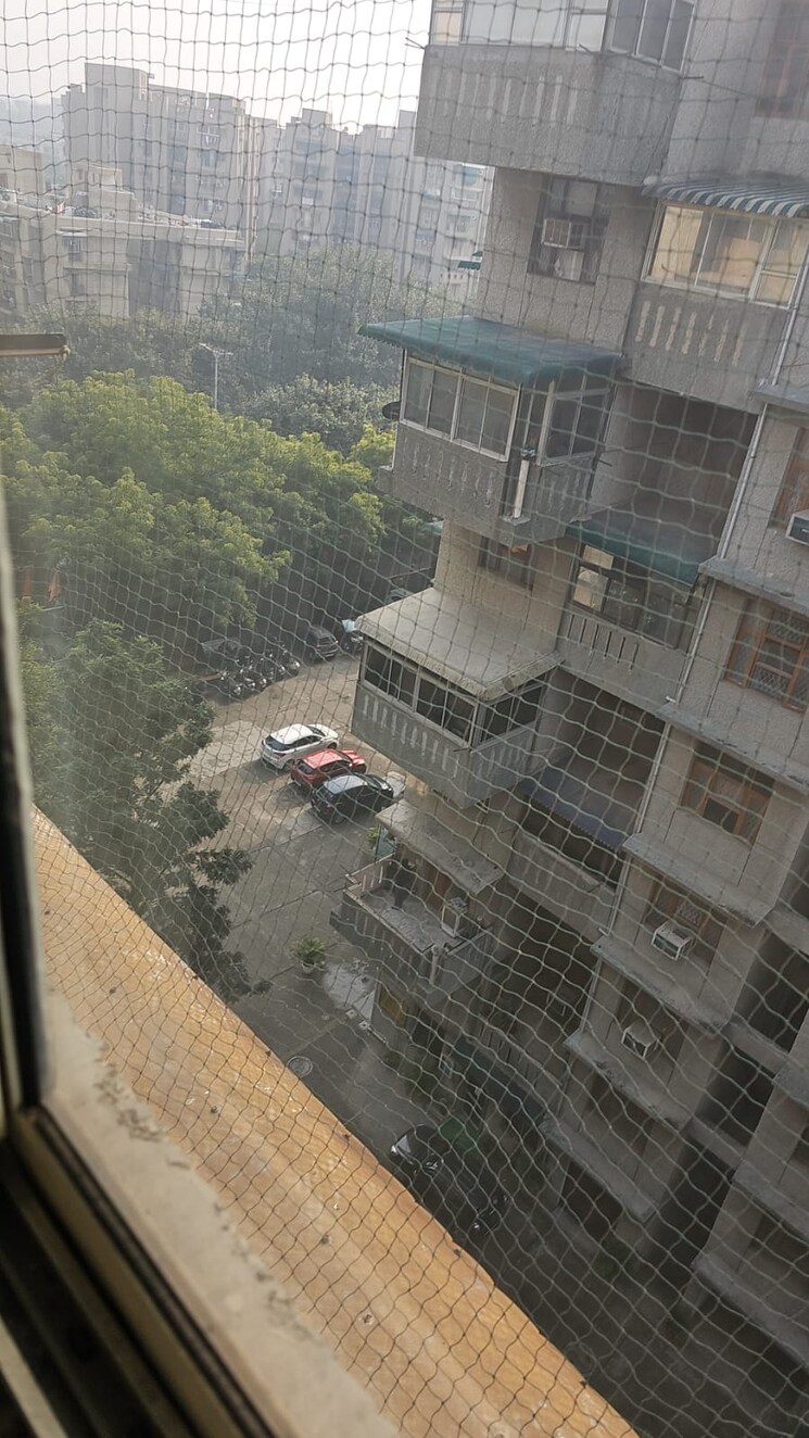 Balcony, sector 5 dwarka 3.5 Bedroom 1800 Sq.Ft. Apartment In Sector 5, Dwarka Delhi 8080651