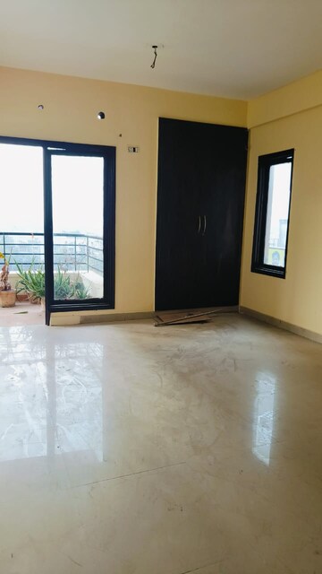 Room in 3 BHK Apartment at RPS Savana, Sector 88 – for Rent