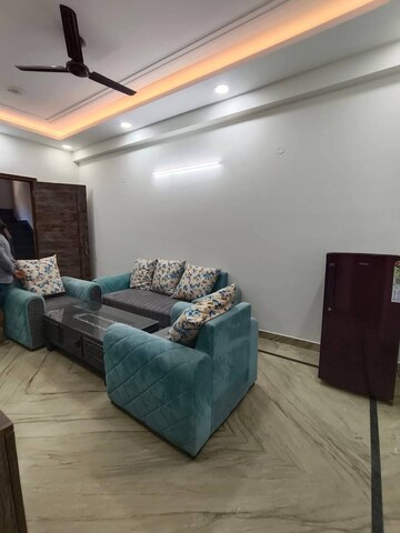 Bedroom in 2 BHK Builder Floor at Sector 7 – for Rent