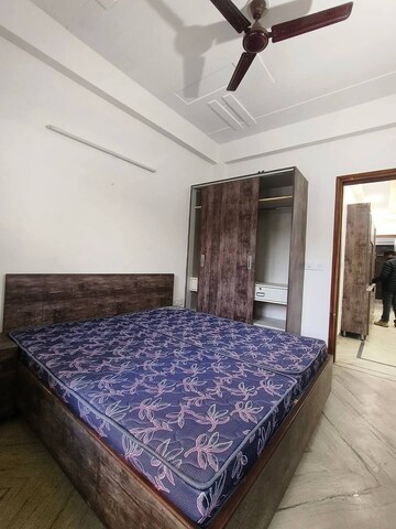 Bedroom in 2 BHK Builder Floor at Sector 7 – for Rent