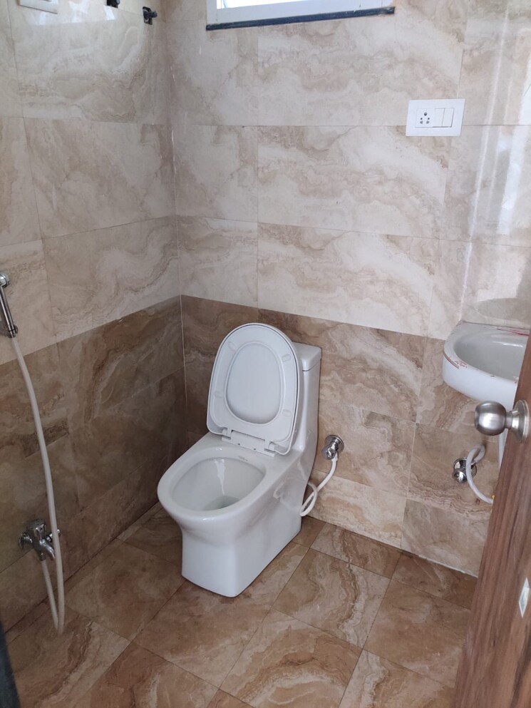 Bathroom, hoshangabad road 3 Bedroom 1247 Sq.Ft. Apartment In Hoshangabad Road Bhopal 8080755