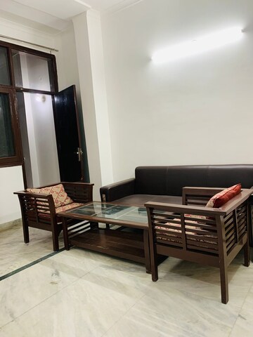 Living Room in 1 BHK Builder Floor at Ansal Sushant Lok I, Sector 43 – for Rent