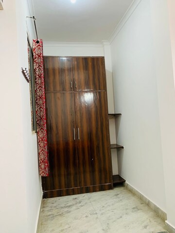 Furnished Amenities in 1 BHK Builder Floor at Ansal Sushant Lok I, Sector 43 – for Rent
