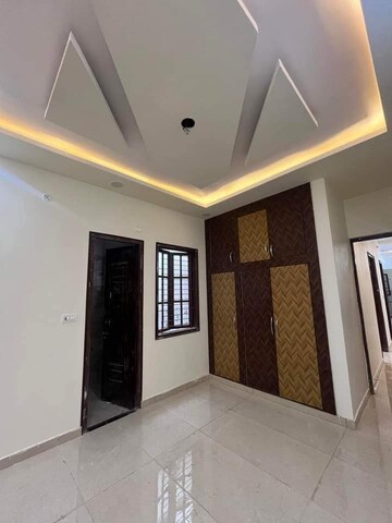 Room in 2 BHK Independent House at Jankipuram Extension – for Sale