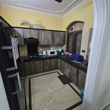 Kitchen in 3 BHK Builder Floor at Sector 31 – for Rent