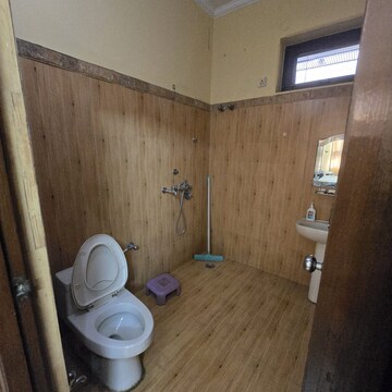 Bathroom in 3 BHK Builder Floor at Sector 31 – for Rent