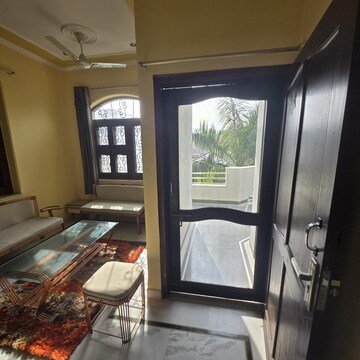 Living Room in 3 BHK Builder Floor at Sector 31 – for Rent