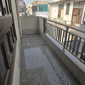 Balcony in 3 BHK Builder Floor at Sector 31 – for Rent