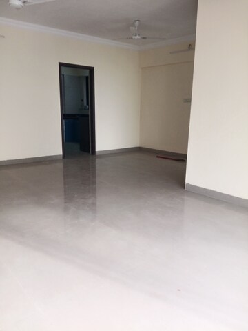 Room in 2.5 BHK Apartment at Seawoods Sector 58 – for Rent