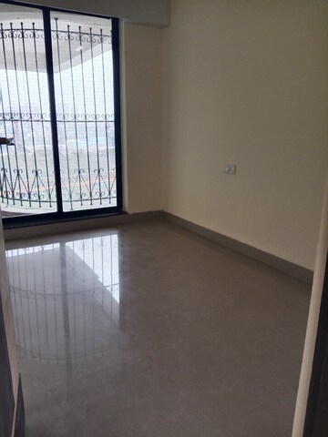 Room in 2.5 BHK Apartment at Seawoods Sector 58 – for Rent