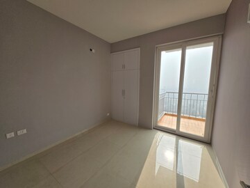 Room in 2 BHK Apartment at Supertech Hues, Sector 68 – for Rent