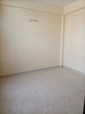 Room in 2 BHK Builder Floor at Sector 9 – for Rent