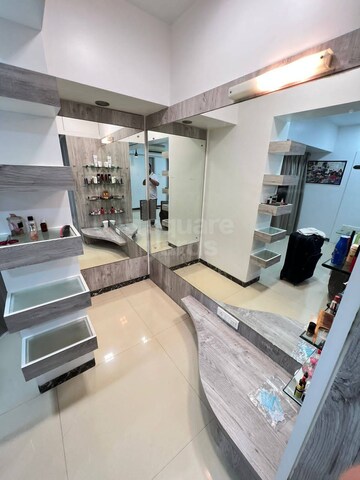 Team Area in 4 BHK Apartment at Mayfair Villa, Khar West – for Rent