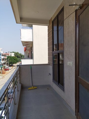 Balcony in 2 BHK Builder Floor at Sector 46 – for Rent