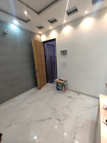 Furnished Amenities in 2 BHK Independent House at Rohini Sector 11 – for Rent
