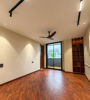 Room in 6 BHK Villa at Rajendra Nagar – for Sale