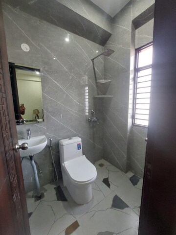 Bathroom in 1 RK Builder Floor at Milan CGHS, Sector 39 – for Rent