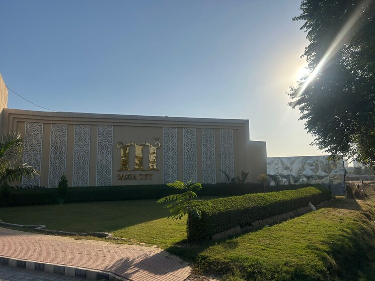 Garden, jms-mega-city  140 Sq.Yd. Plot In Sohna Sector 5 Gurgaon 8080955