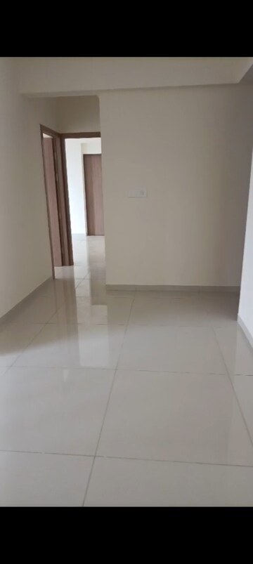 Room in 2 BHK Apartment at Godrej Nest Kandivali, Kandivali East – for Rent