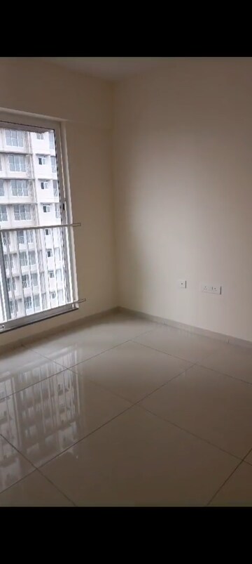 Room in 2 BHK Apartment at Godrej Nest Kandivali, Kandivali East – for Rent
