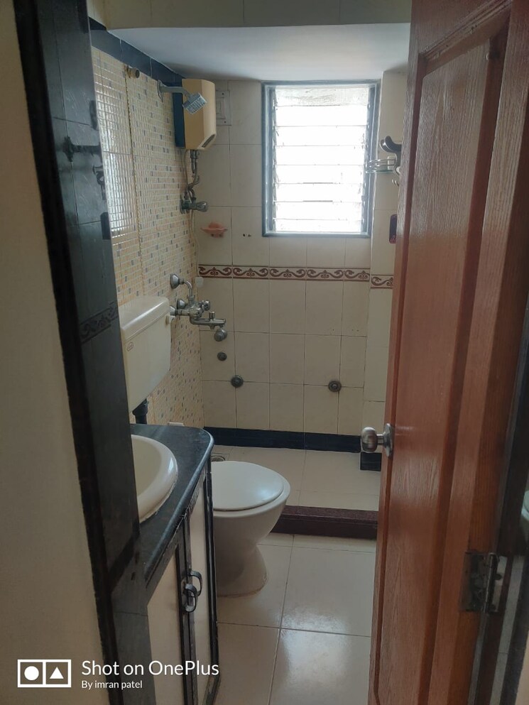 Bathroom, cozihom-apartments 2 Bedroom 1050 Sq.Ft. Apartment In Bandra West Mumbai 8080950