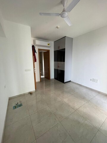 Room in 3 BHK Apartment at Tata Gurgaon Gateway, Sector 112 – for Rent