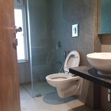 Bathroom in 4 BHK Apartment at Rajesh Raj Grandeur, Powai – for Rent