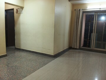 Room in 2 BHK Apartment at Siddhi Highland Park, Kolshet Road – for Sale