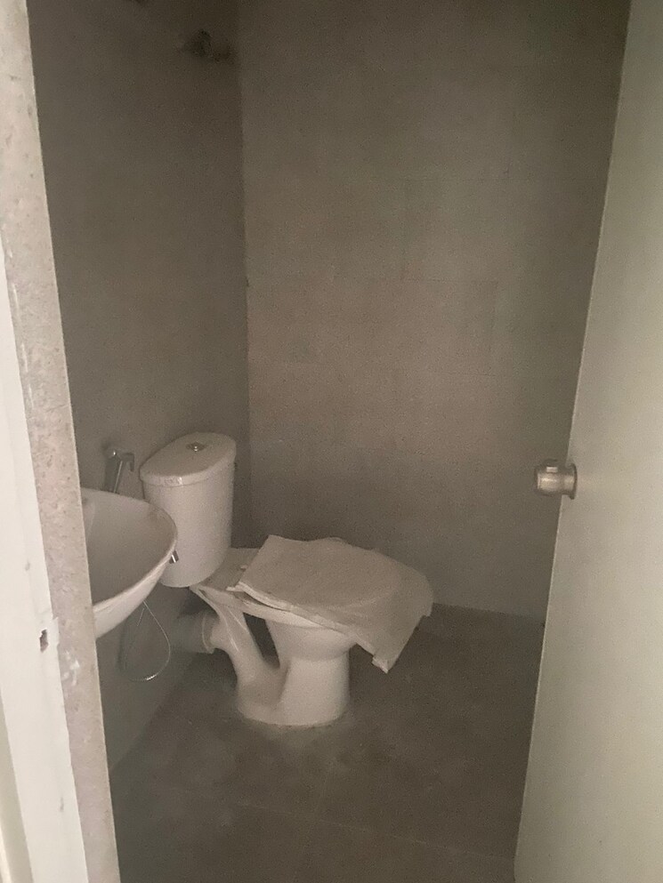 Bathroom, sg highway Commercial Office Space 1050 Sq.Ft. In Sg Highway Ahmedabad 8081057