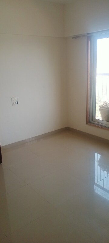 Room in 1 BHK Apartment at Hubtown Garnet, Andheri East – for Rent