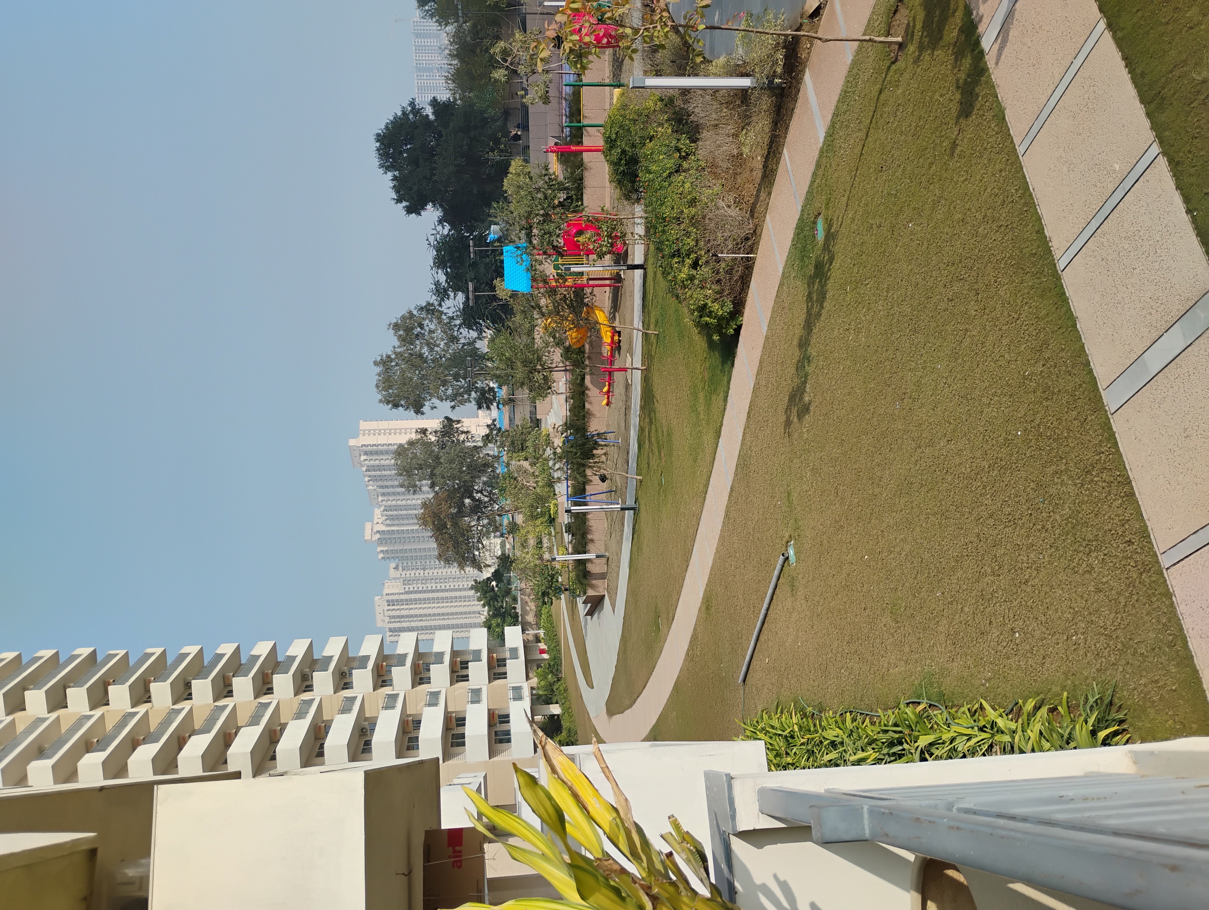 3.5 BHK + Servant Room 1900 Sq.Ft. Apartment in Emaar Palm Gardens