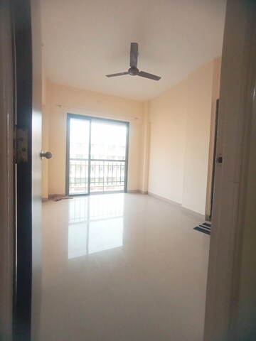 Room in 2 BHK Apartment at Sumit Greendale, Virar West – for Rent