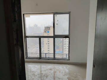 Room in 2 BHK Apartment at Shapoorji Pallonji Epsilon, Kandivali East – for Rent